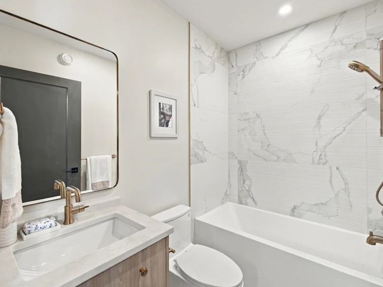 3206 E Georgia Street, Vancouver, BC, V5K 2L3 - 22