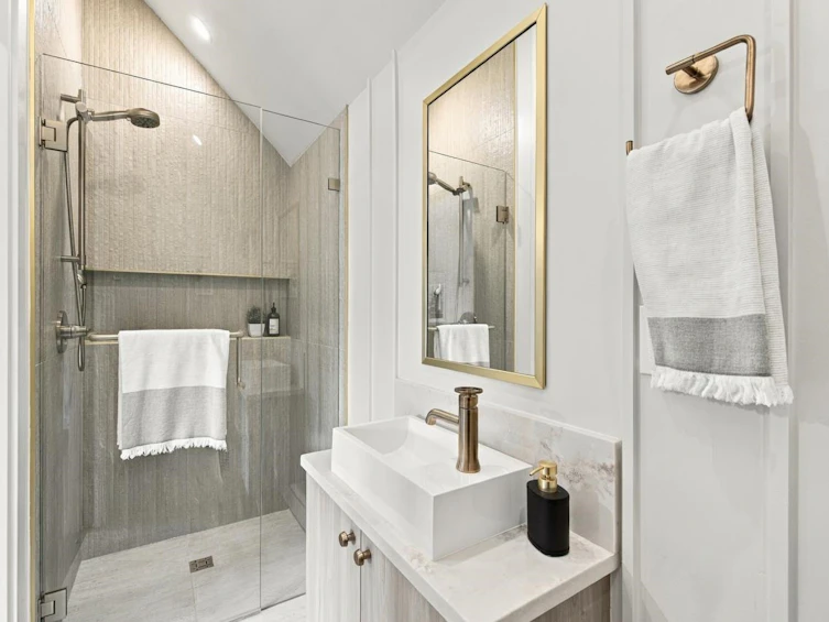 3206 E Georgia Street, Vancouver, BC, V5K 2L3 - 29