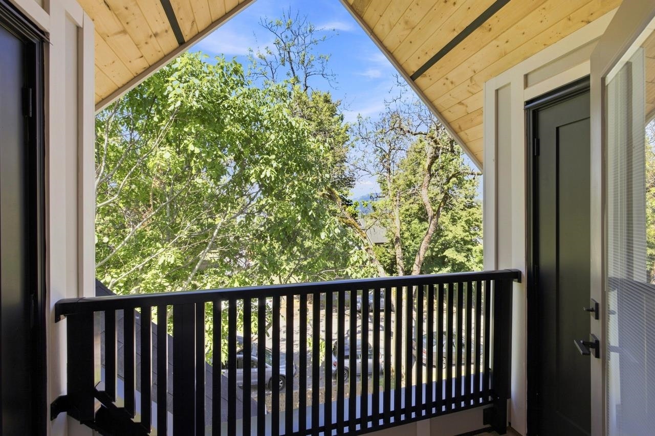 3206 E Georgia Street, Vancouver, BC, V5K 2L3 - 31