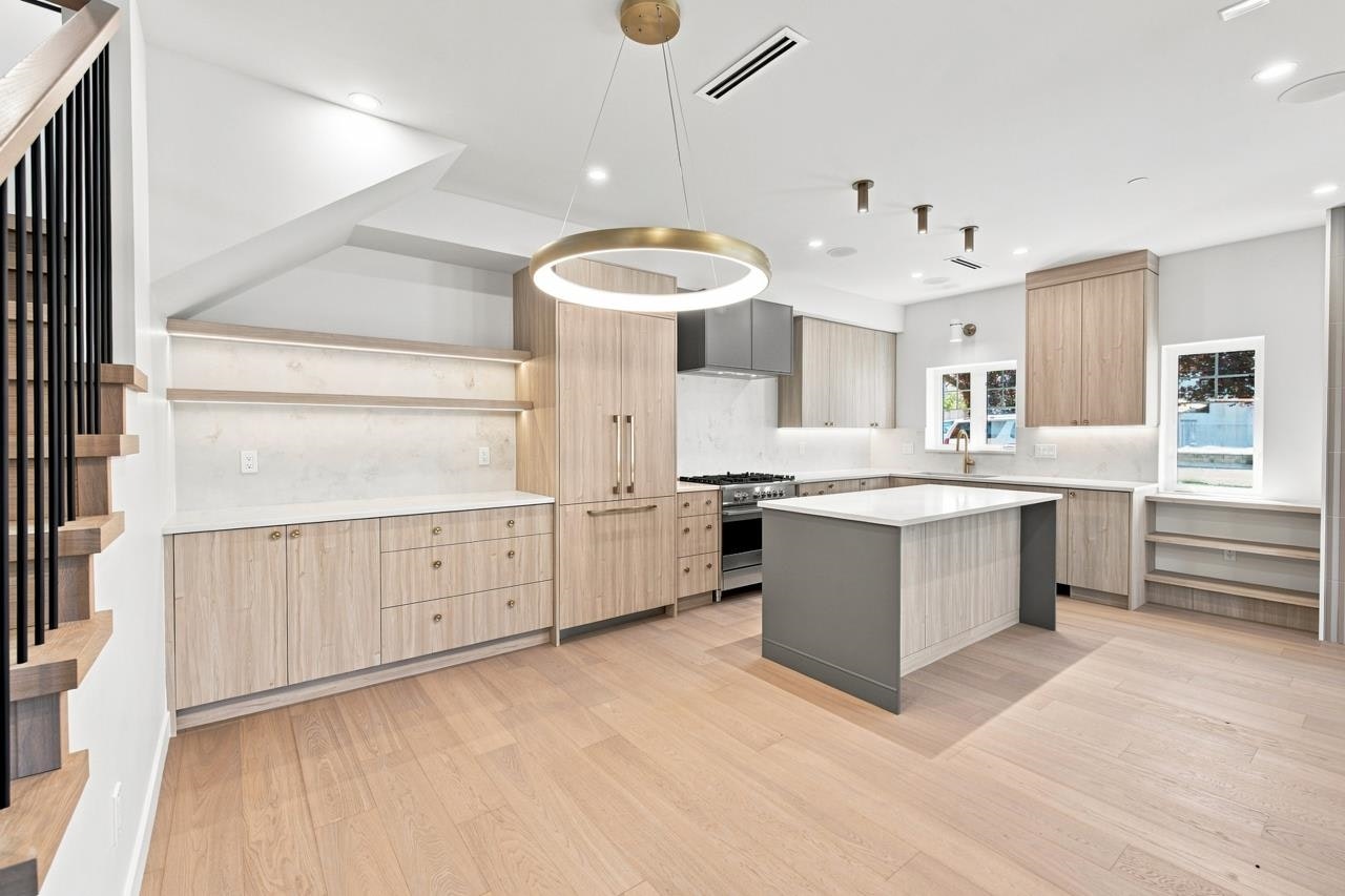 3206 E Georgia Street, Vancouver, BC, V5K 2L3 - 10