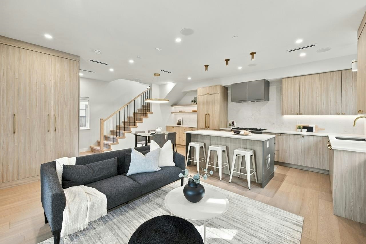 3206 E Georgia Street, Vancouver, BC, V5K 2L3 - 6