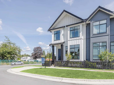 19767 75b Avenue - 3