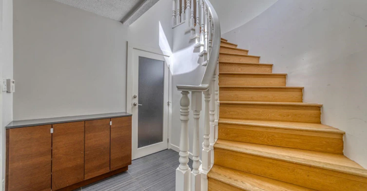 Ground Floor, 4533 W 16th Ave, Vancouver, BC, V6R 3E8 - 9