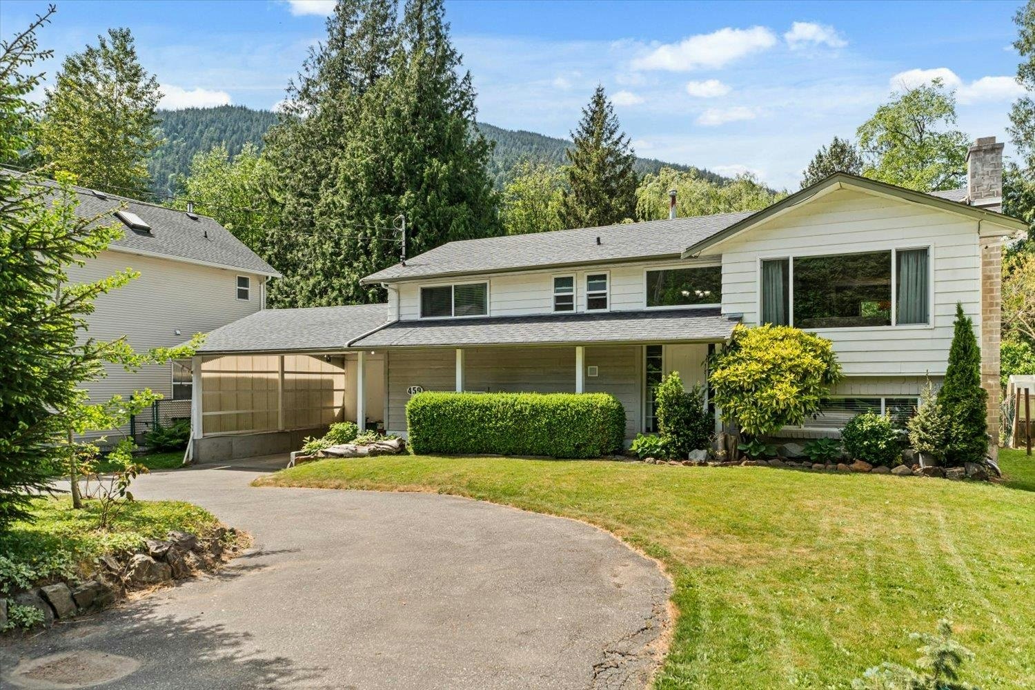 459 Naismith Avenue, Harrison Hot Springs, BC, V0M 1K0