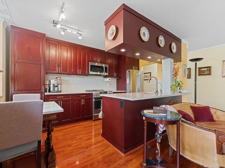 212-1425 Esquimalt Avenue, West Vancouver, BC, V7T 1L1 - 6