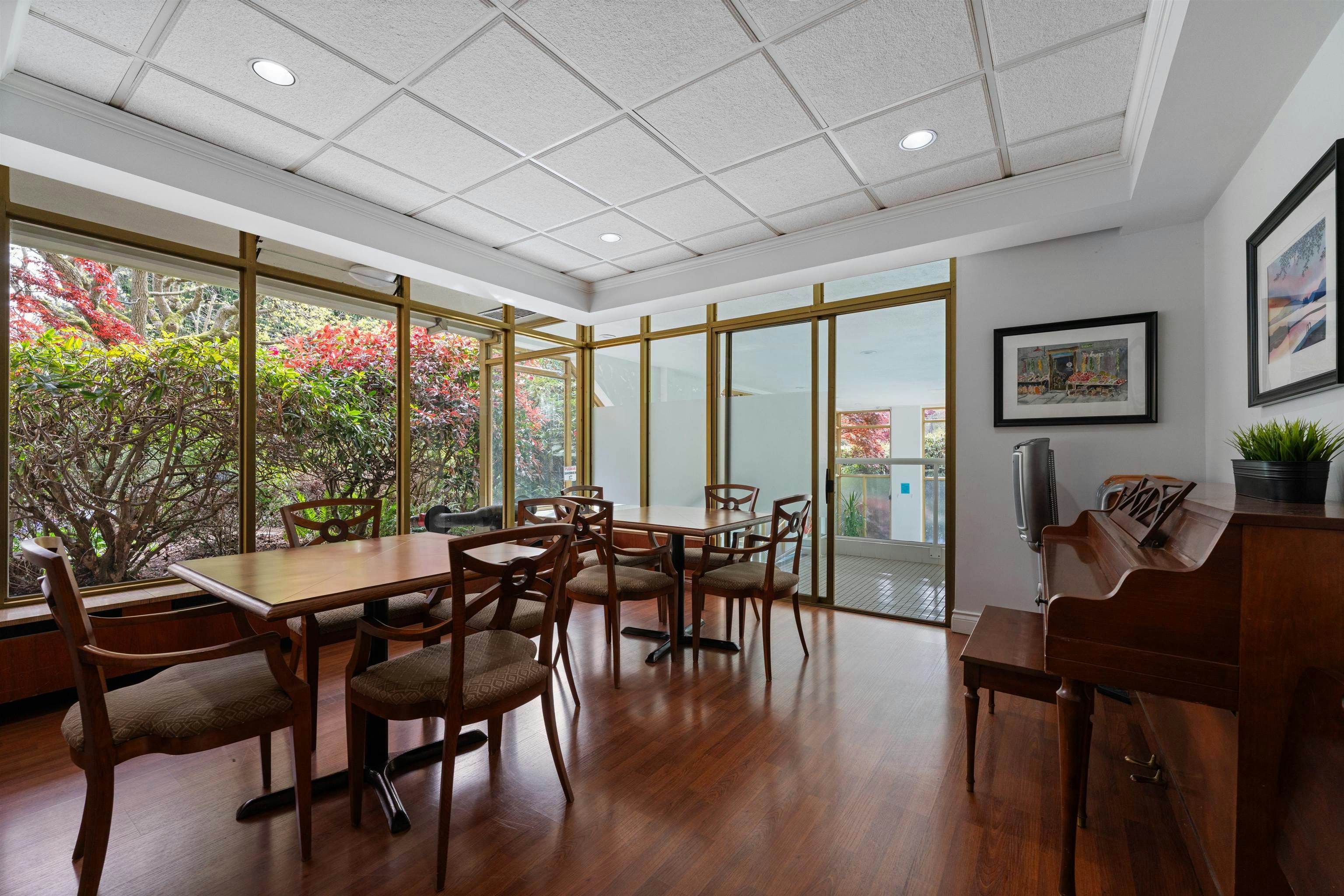 212-1425 Esquimalt Avenue, West Vancouver, BC, V7T 1L1 - 20