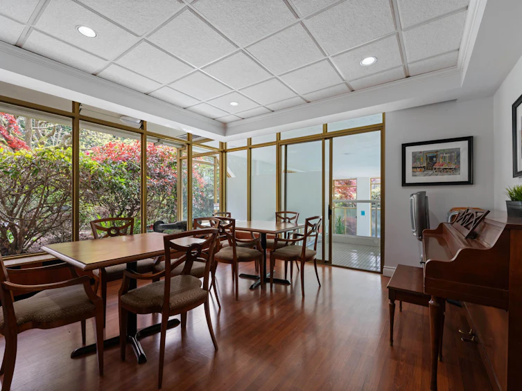 212-1425 Esquimalt Avenue, West Vancouver, BC, V7T 1L1 - 20
