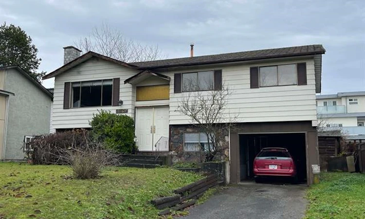 8868 Roslin Place