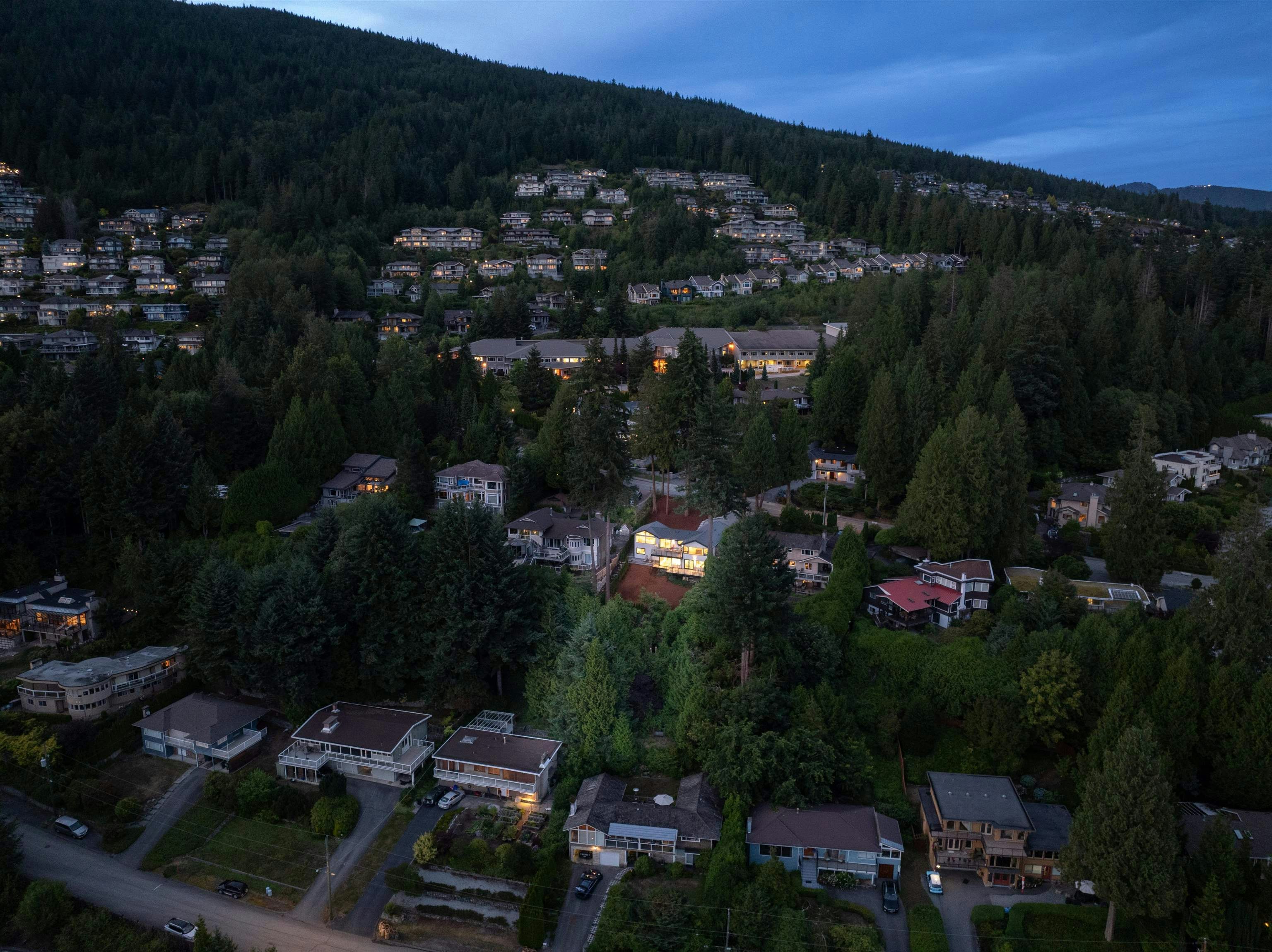 2235 Chairlift Road, West Vancouver, BC, V7S 2T4 - 33