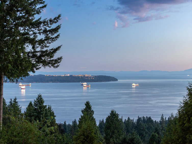 2235 Chairlift Road, West Vancouver, BC, V7S 2T4 - 2