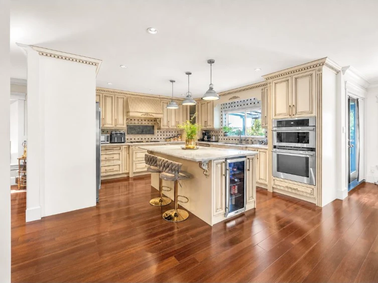 3263 Norwood Avenue, North Vancouver, BC, V7N 3P2 - 3