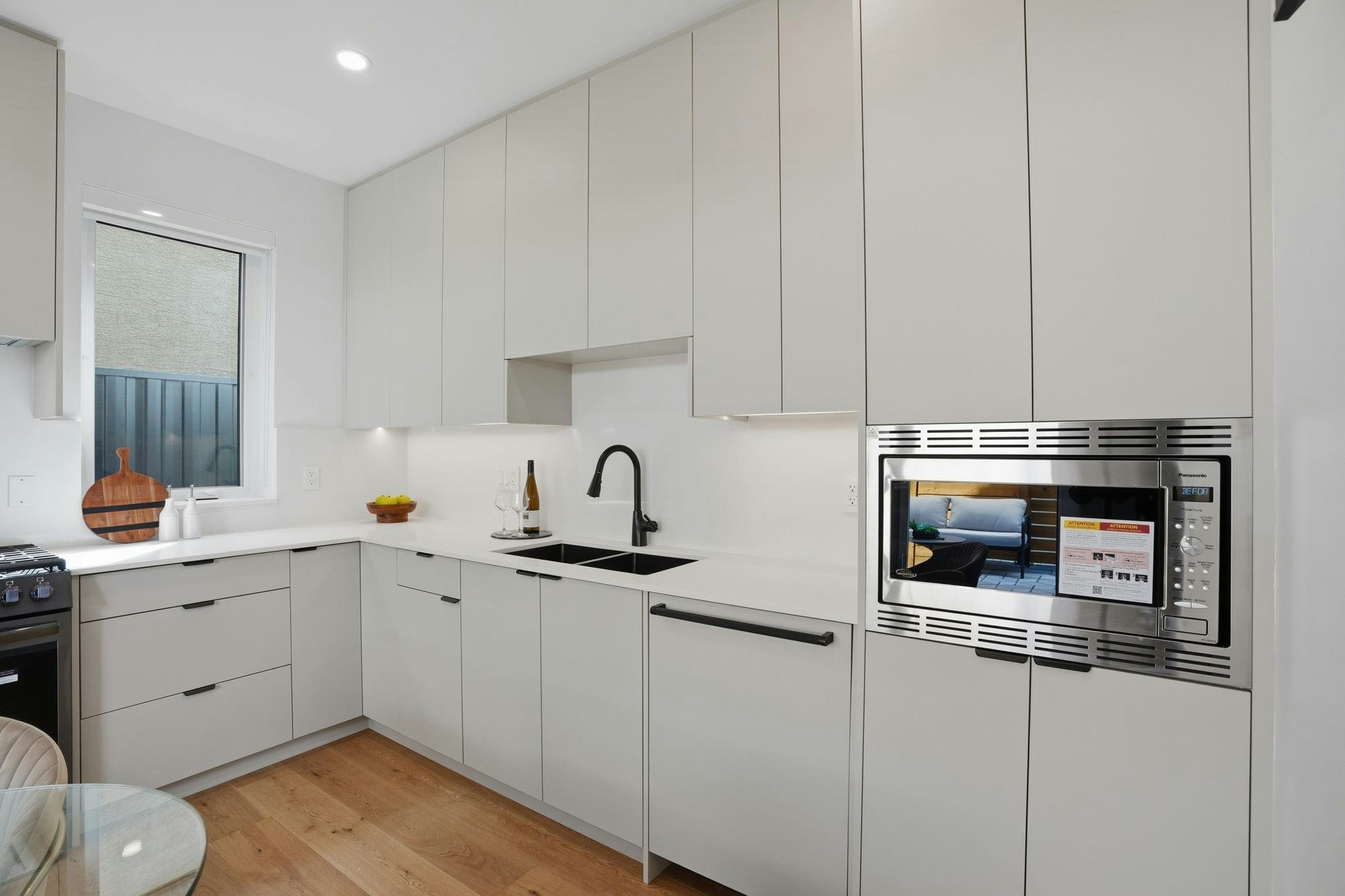 2436 E 20th Avenue, Vancouver, BC, V5M 2T6 - 2