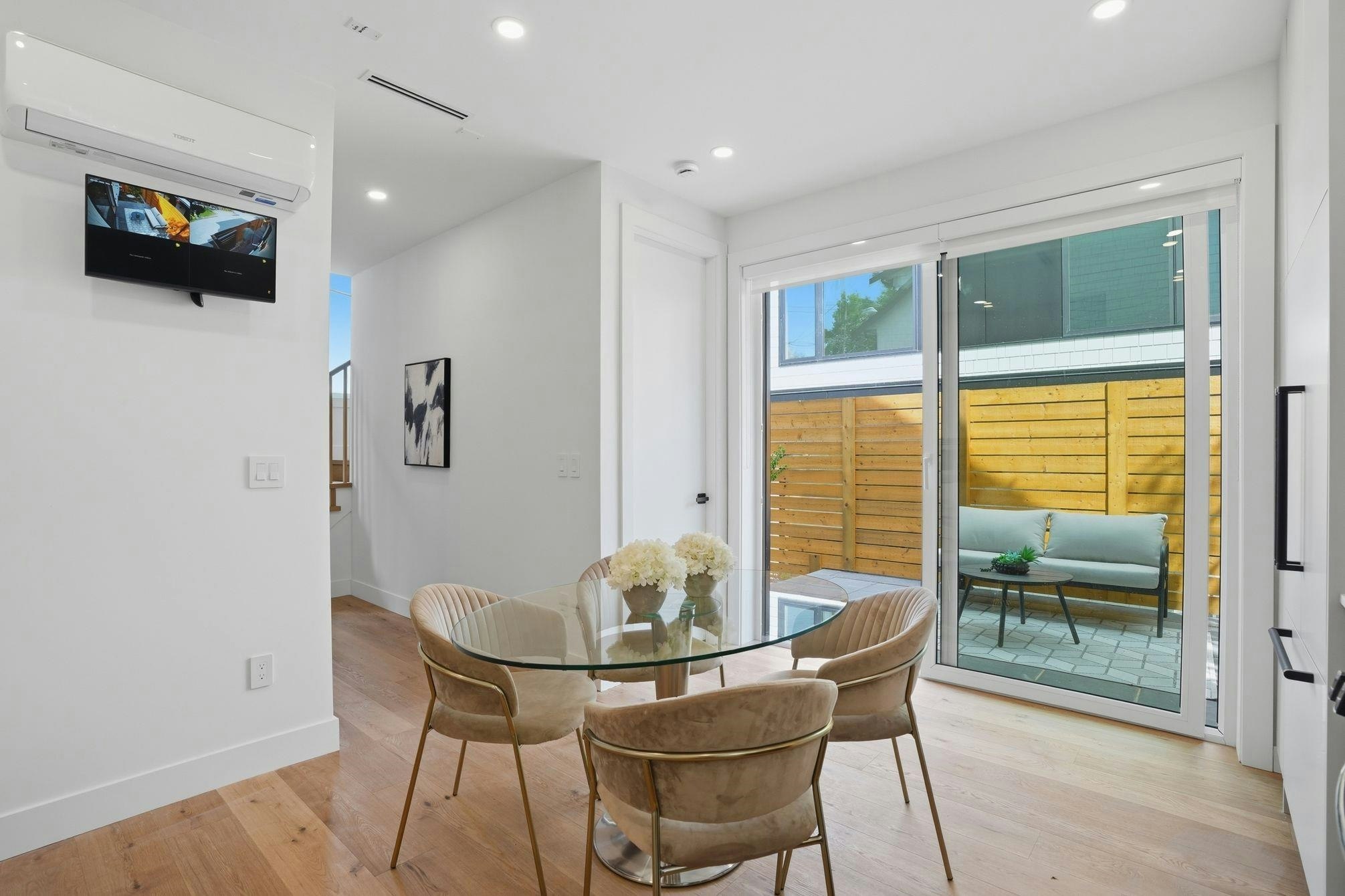 2436 E 20th Avenue, Vancouver, BC, V5M 2T6 - 4