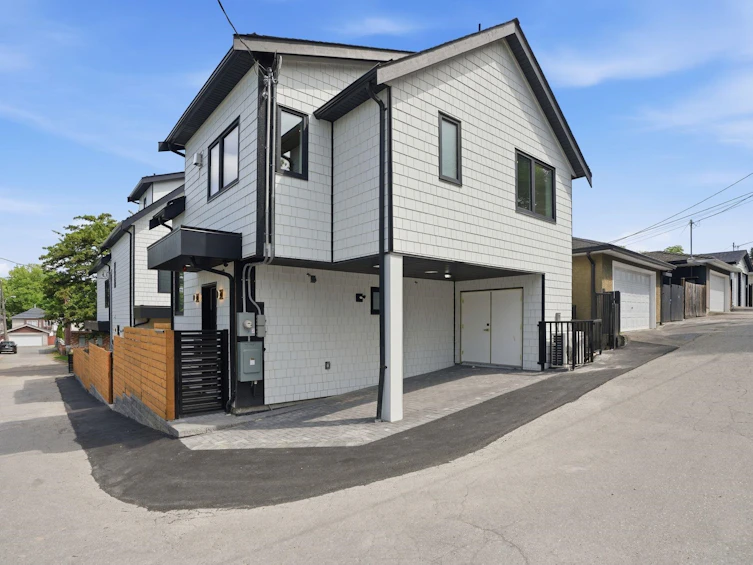 2436 E 20th Avenue, Vancouver, BC, V5M 2T6