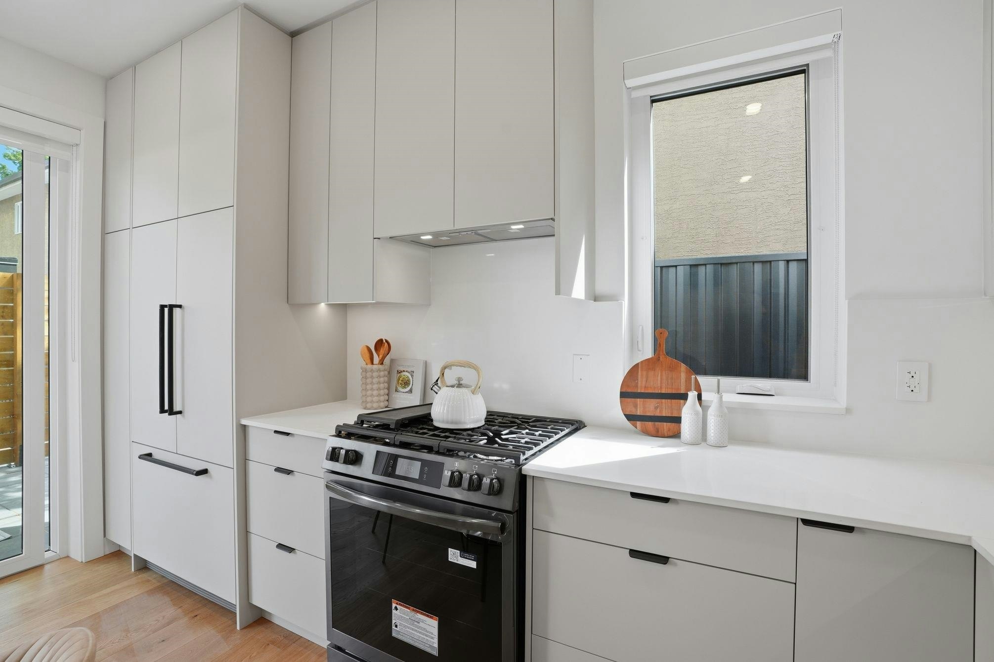 2436 E 20th Avenue, Vancouver, BC, V5M 2T6 - 3