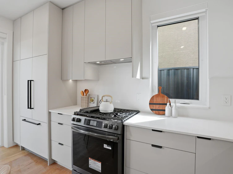 2436 E 20th Avenue, Vancouver, BC, V5M 2T6 - 3