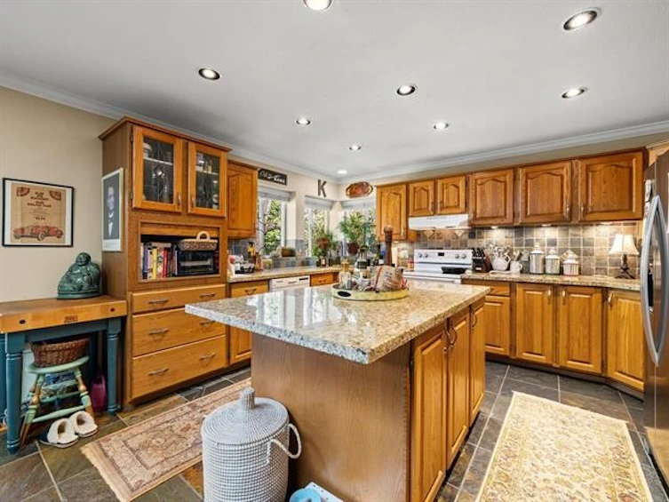 13383 14a Avenue, Surrey, BC, V4A 7P9 - 8