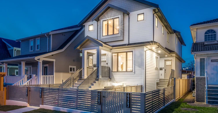 2-2263 E 35th Street, Vancouver, BC, V5P 1C1 - 2