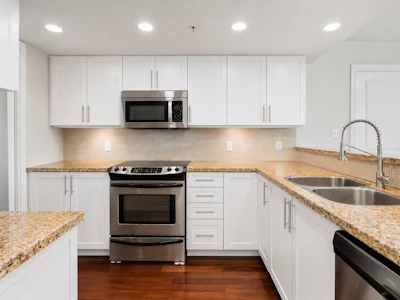 1403-288 Ungless Way - 5