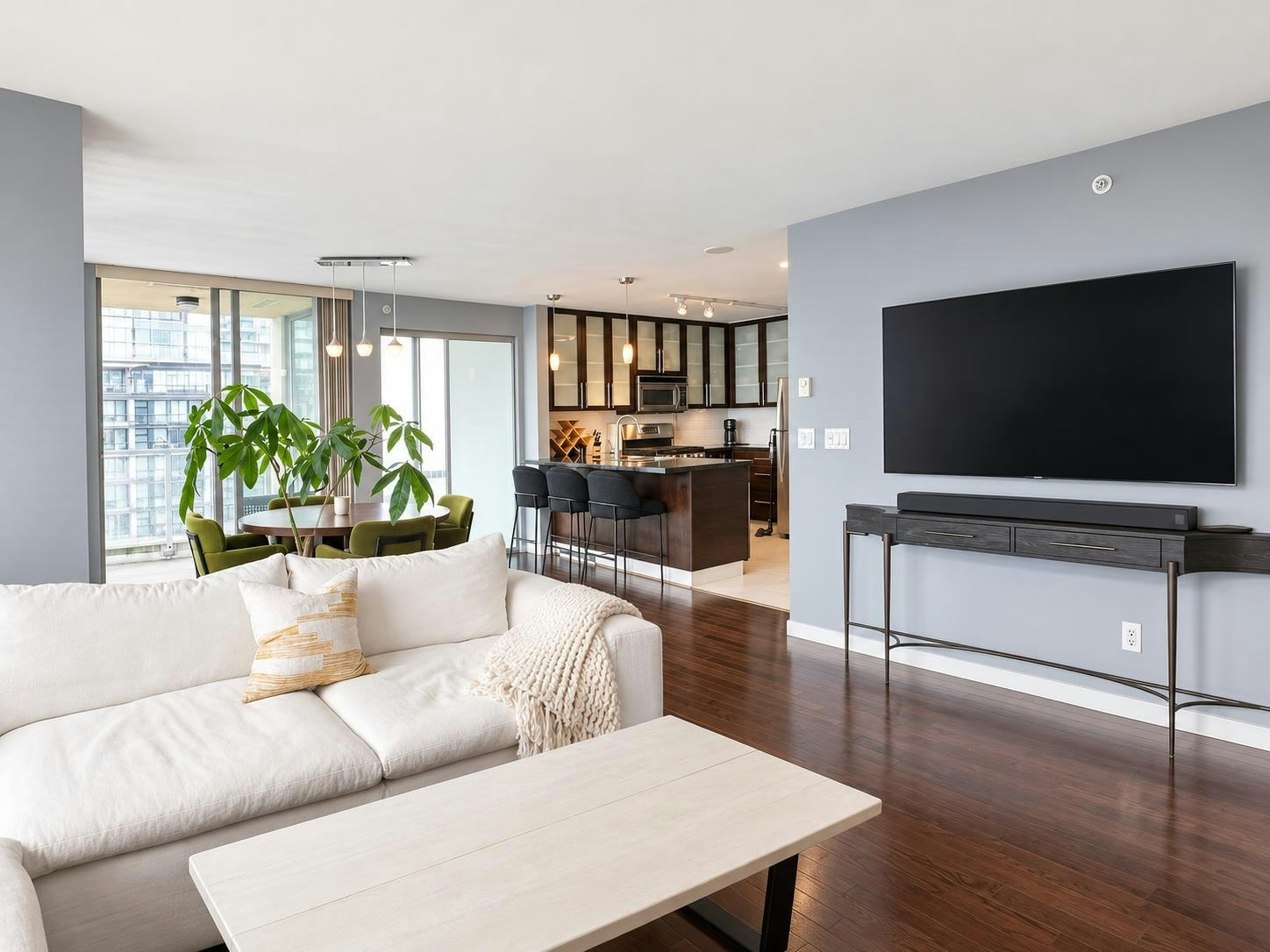 2203-1225 Richards Street, Vancouver, BC, V6B 1E6