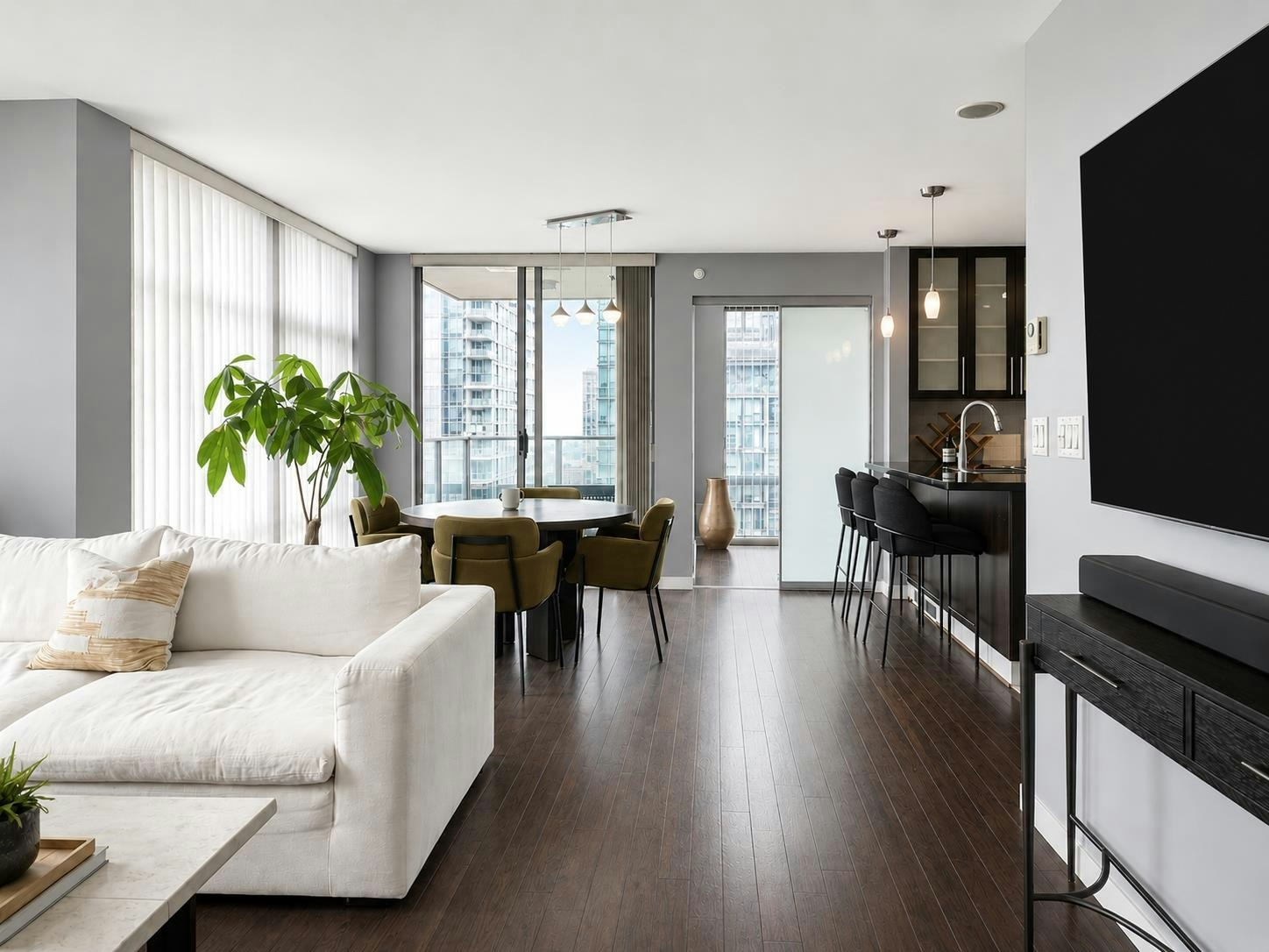 2203-1225 Richards Street, Vancouver, BC, V6B 1E6 - 2