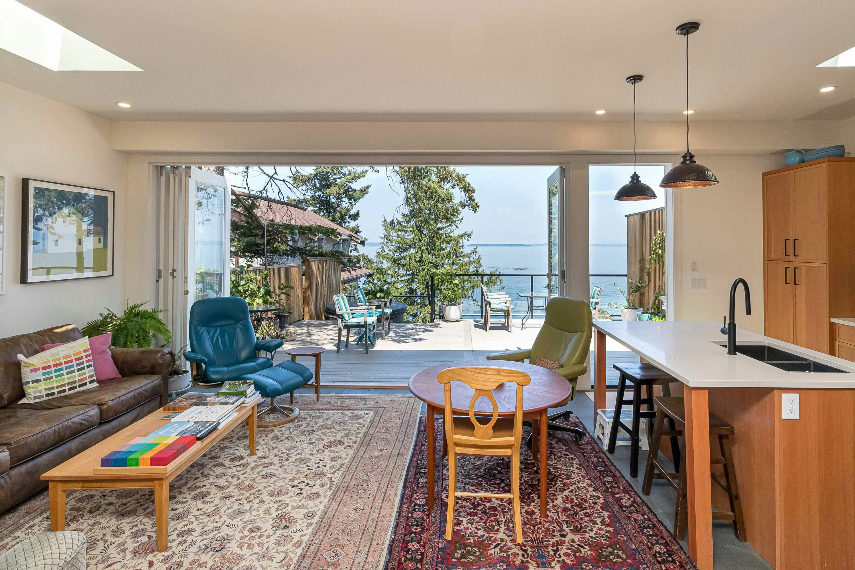 4901 Cordova Bay Road, Saanich, BC, V8Y 2K1 - 11