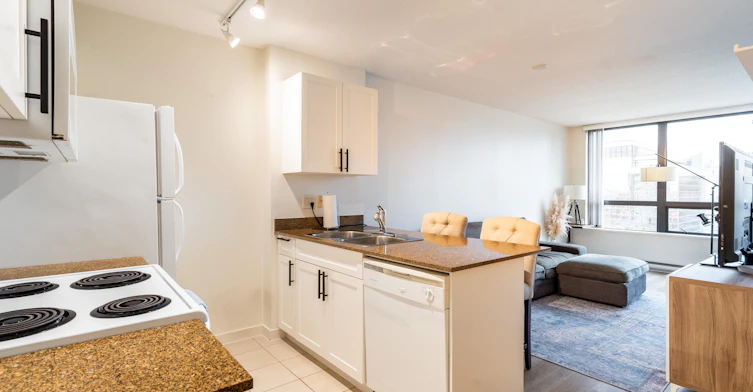 2117-938 Smithe Street, Vancouver, BC, V6Z 3H8 - 5