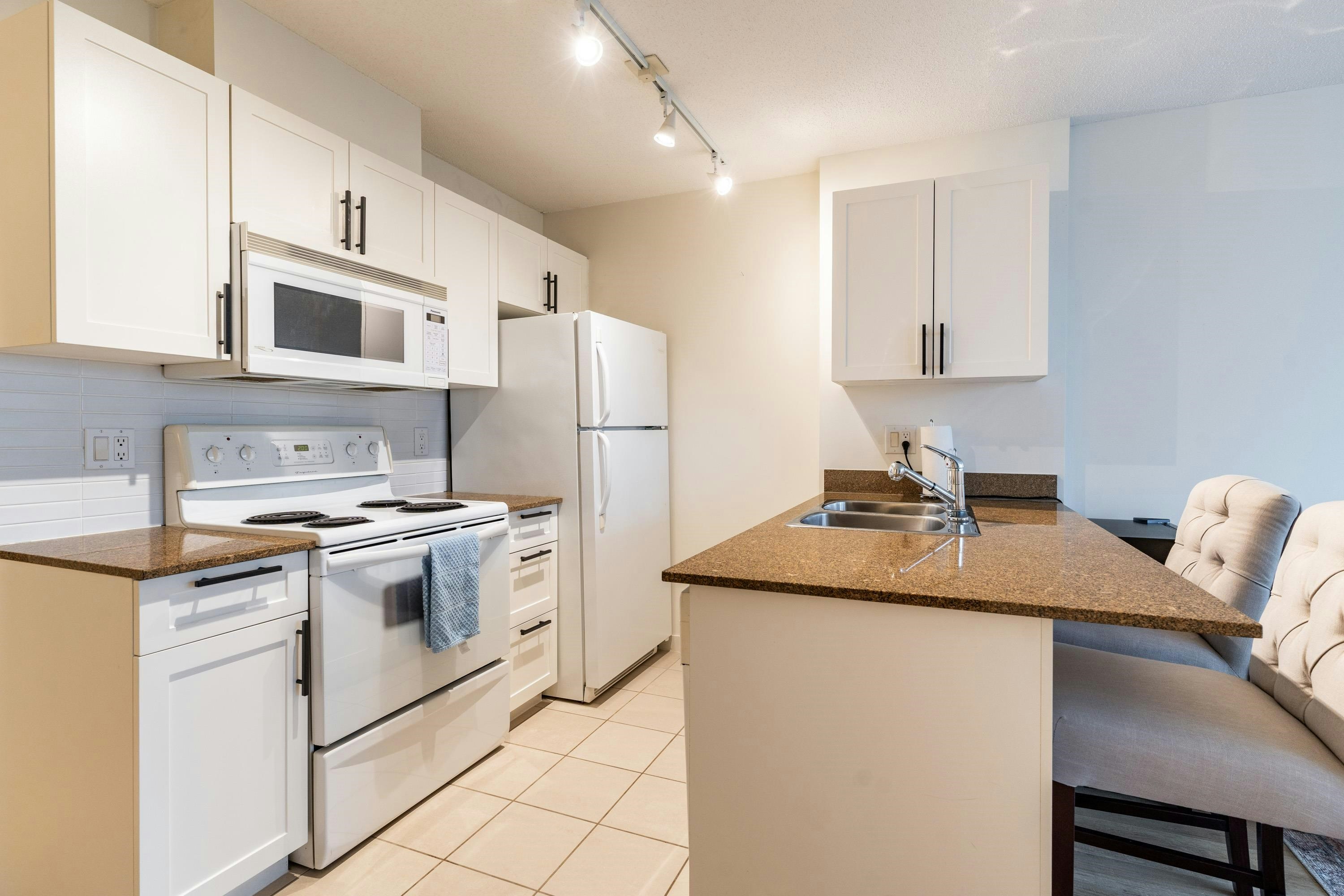 2117-938 Smithe Street, Vancouver, BC, V6Z 3H8 - 6