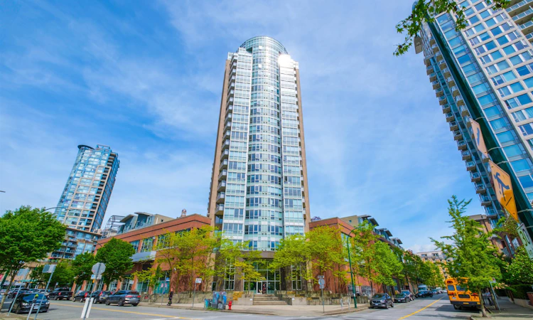 1703-63 Keefer Place