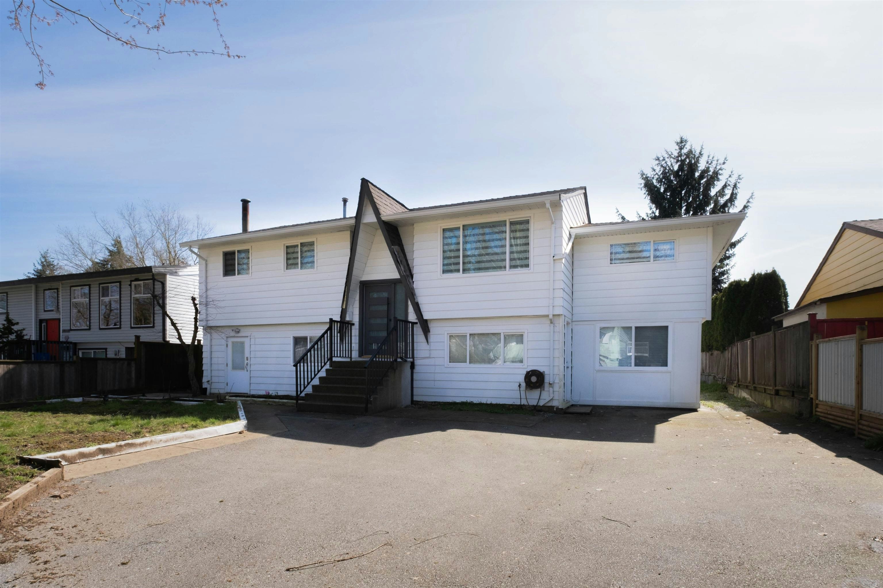 17396 62a Avenue, Surrey, BC, V3S 5J1