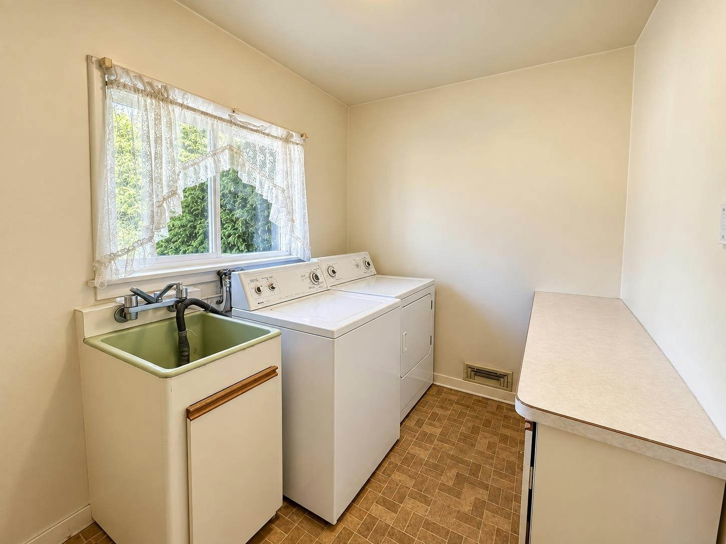 1309 Edinburgh Street, New Westminster, BC, V3M 2W1 - 5