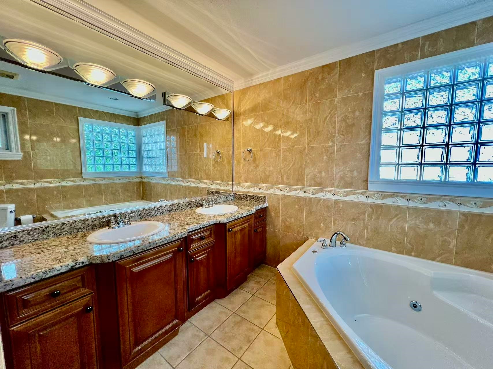 6391 Neville Street, Burnaby, BC, V6Y 1X9 - 8