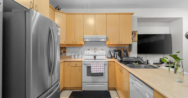 126XX Hampton Court, Surrey, BC, V3W 1N2