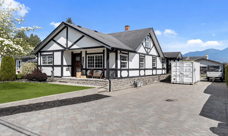 6464 Reid Road