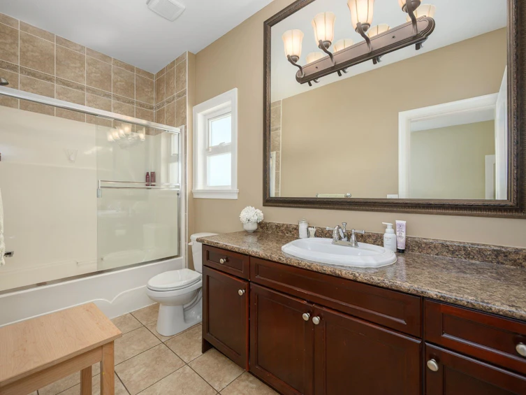825 Robinson Street, Coquitlam, BC, V3J 4G4 - 16