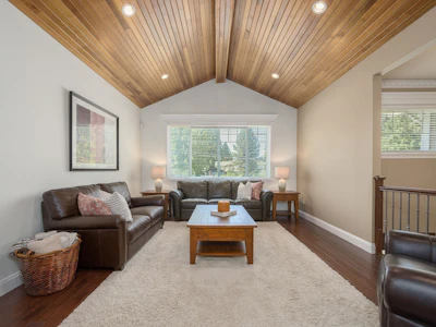 825 Robinson Street - 2