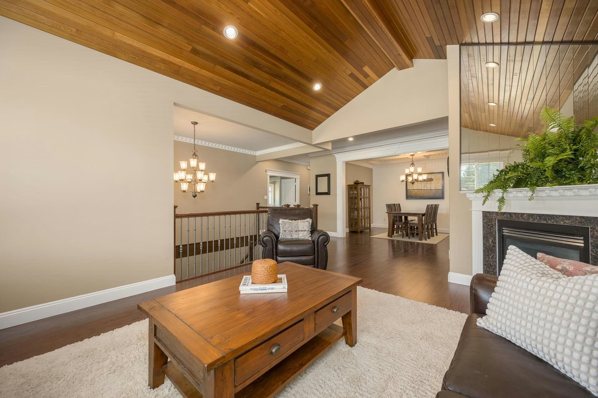 825 Robinson Street - 4