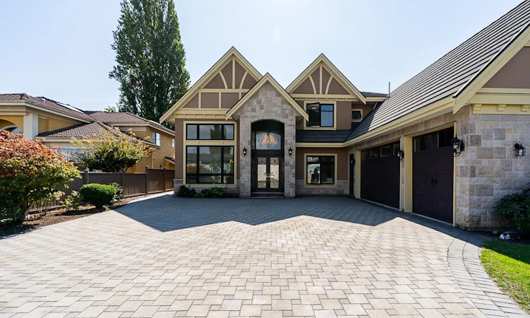 7600 Belair Drive