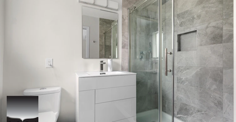 1403 Frederick Road, North Vancouver, BC, V7K 1J6 - 14