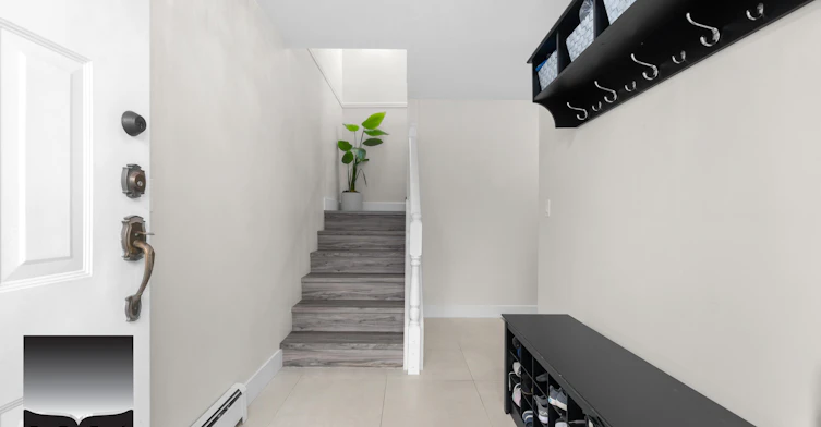 1403 Frederick Road, North Vancouver, BC, V7K 1J6 - 2