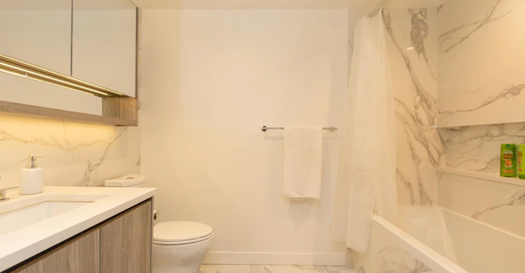 1103-13778 100 Avenue, Surrey, BC, V3T 0V3 - 7