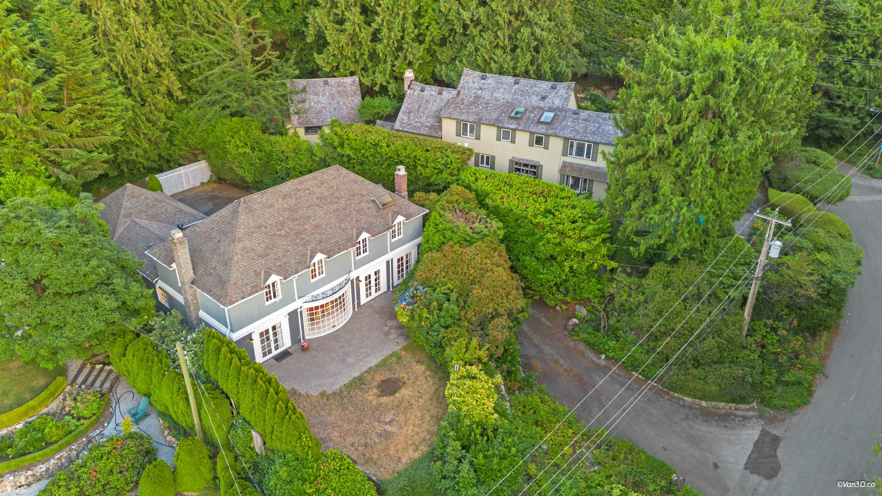 5384 Kew Cliff Road, West Vancouver, BC, V7W 1M2