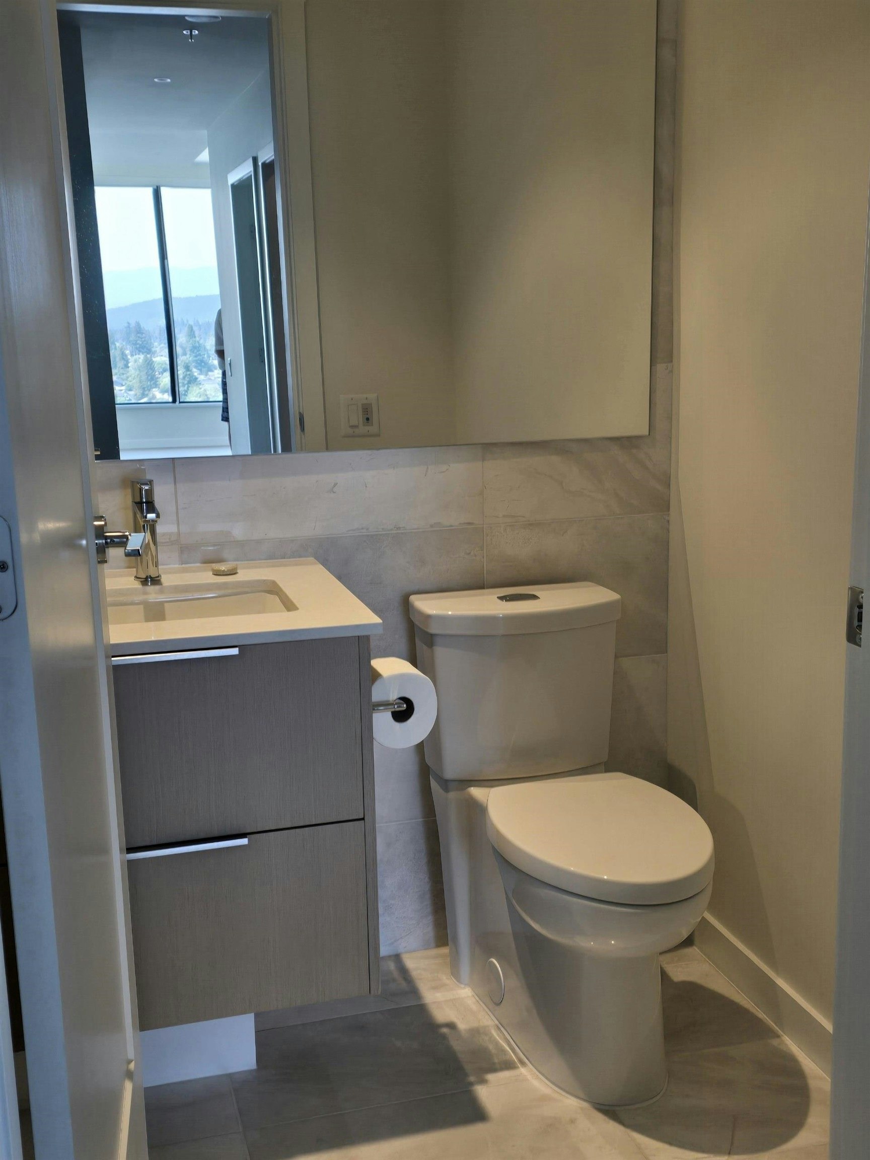 2202-128 W 15th Street, North Vancouver, BC, V7M 1R5 - 22