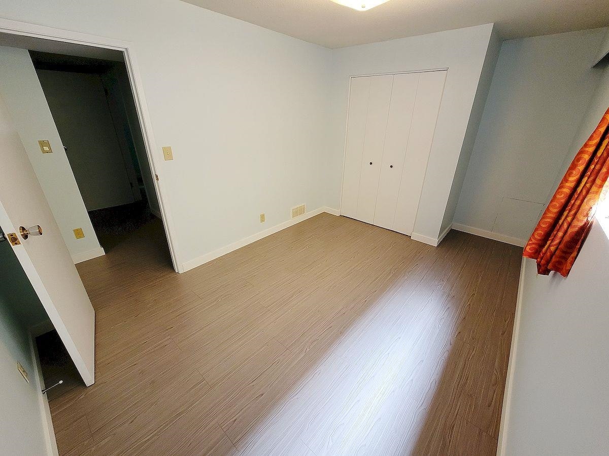 52xx Hoy Street, Vancouver, BC, V5R 4P1 - 2