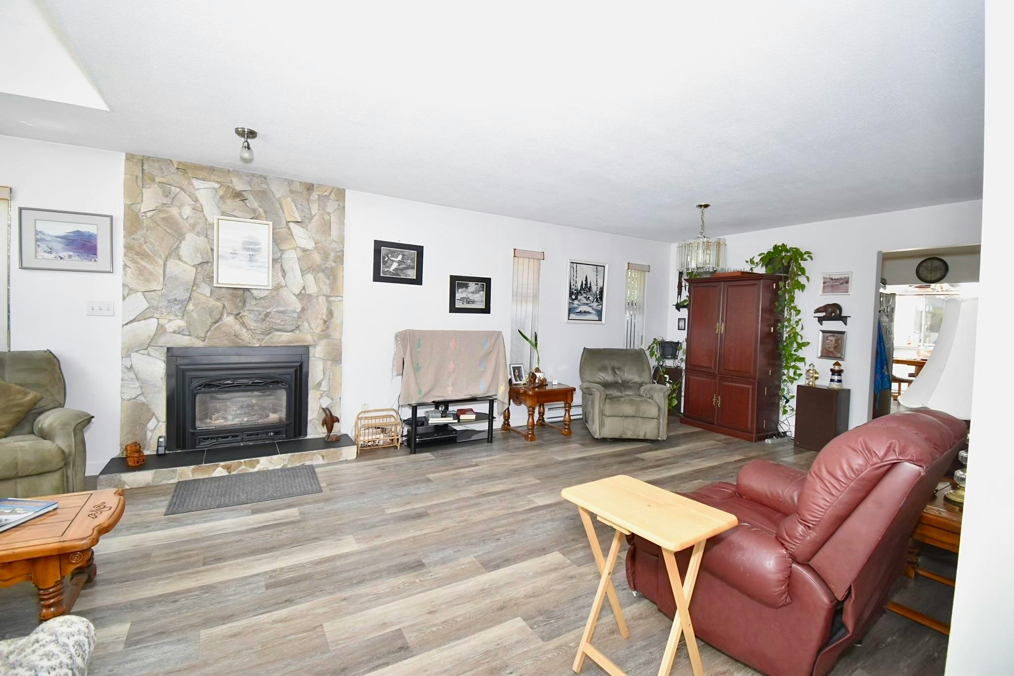 1572 Larchberry Way, Gibsons, BC, V0N 1V5 - 6