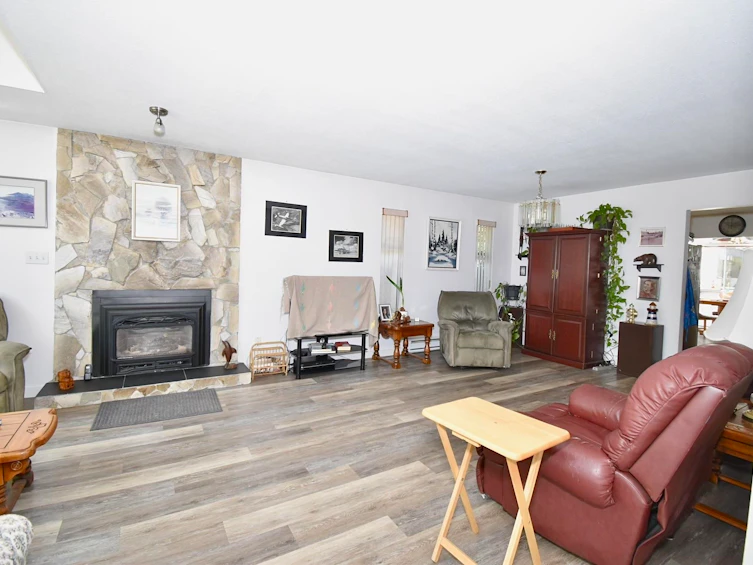 1572 Larchberry Way, Gibsons, BC, V0N 1V5 - 6