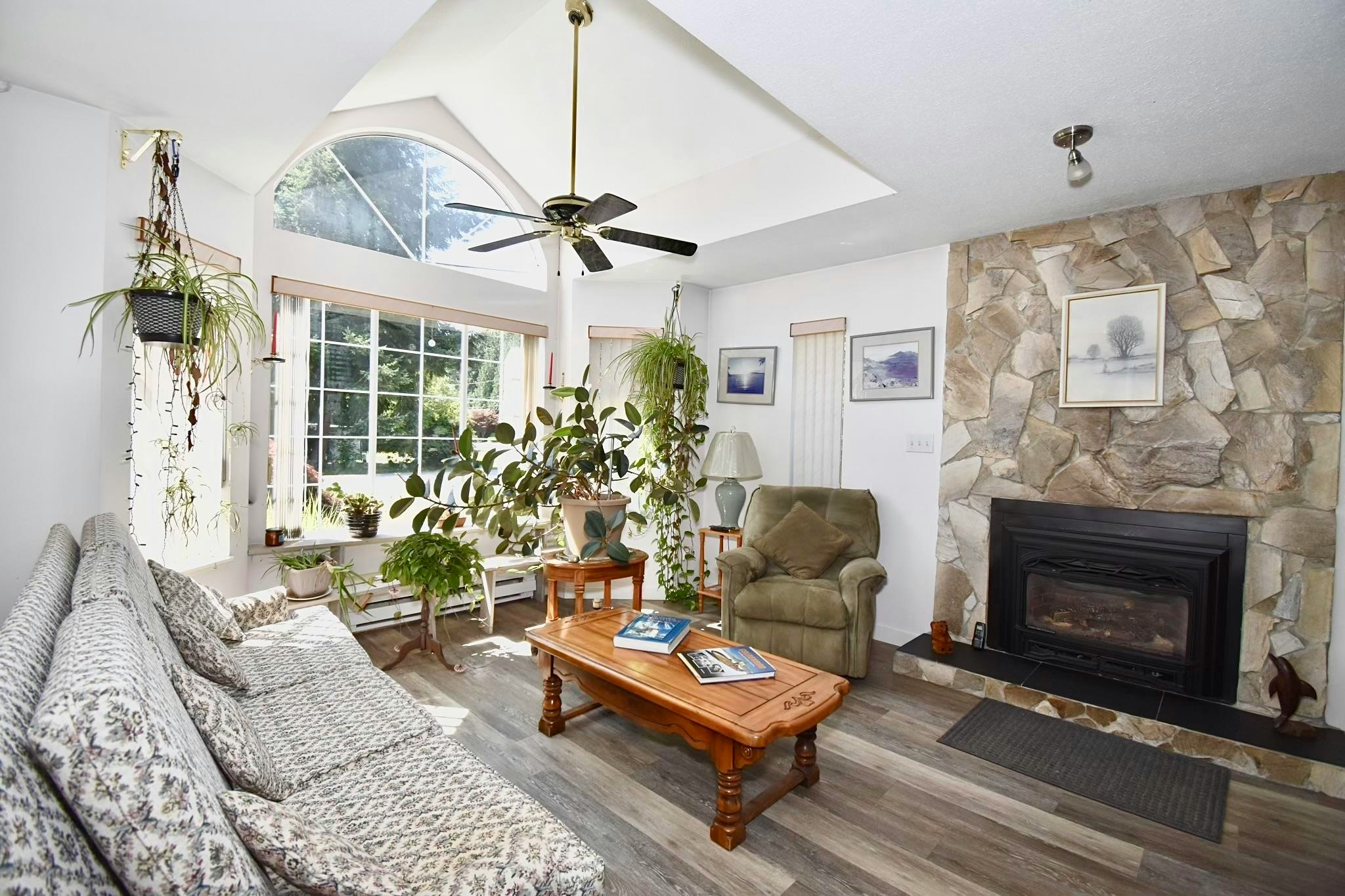 1572 Larchberry Way, Gibsons, BC, V0N 1V5 - 7