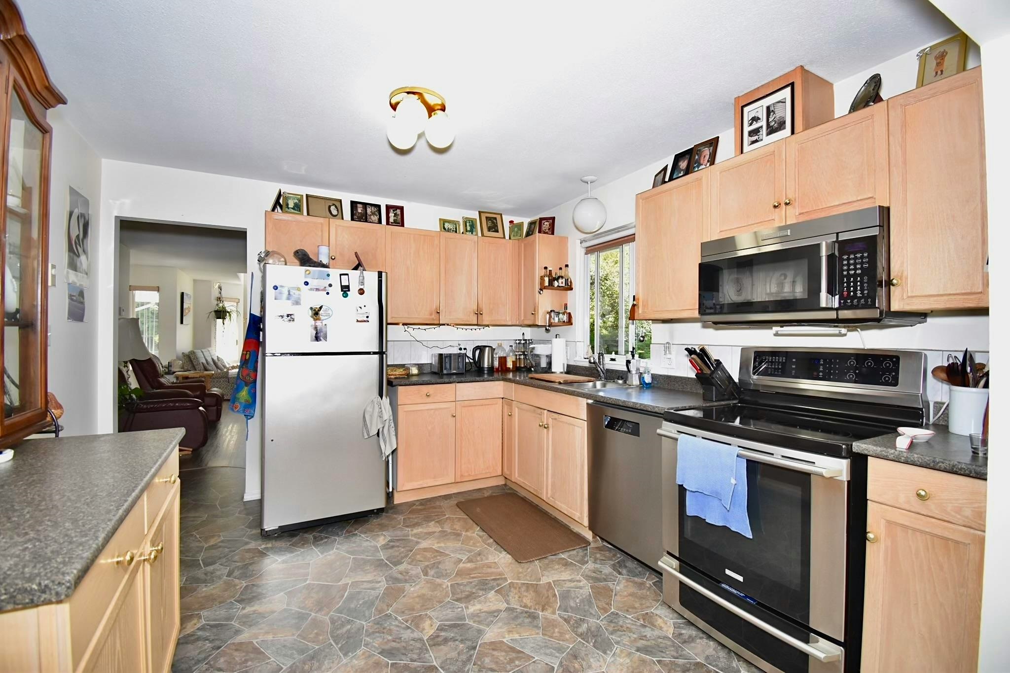 1572 Larchberry Way, Gibsons, BC, V0N 1V5 - 11