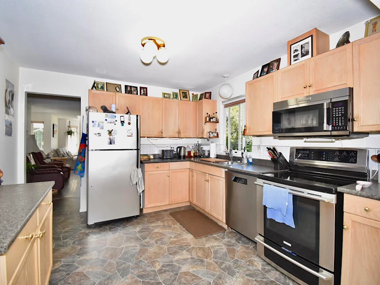 1572 Larchberry Way, Gibsons, BC, V0N 1V5 - 11