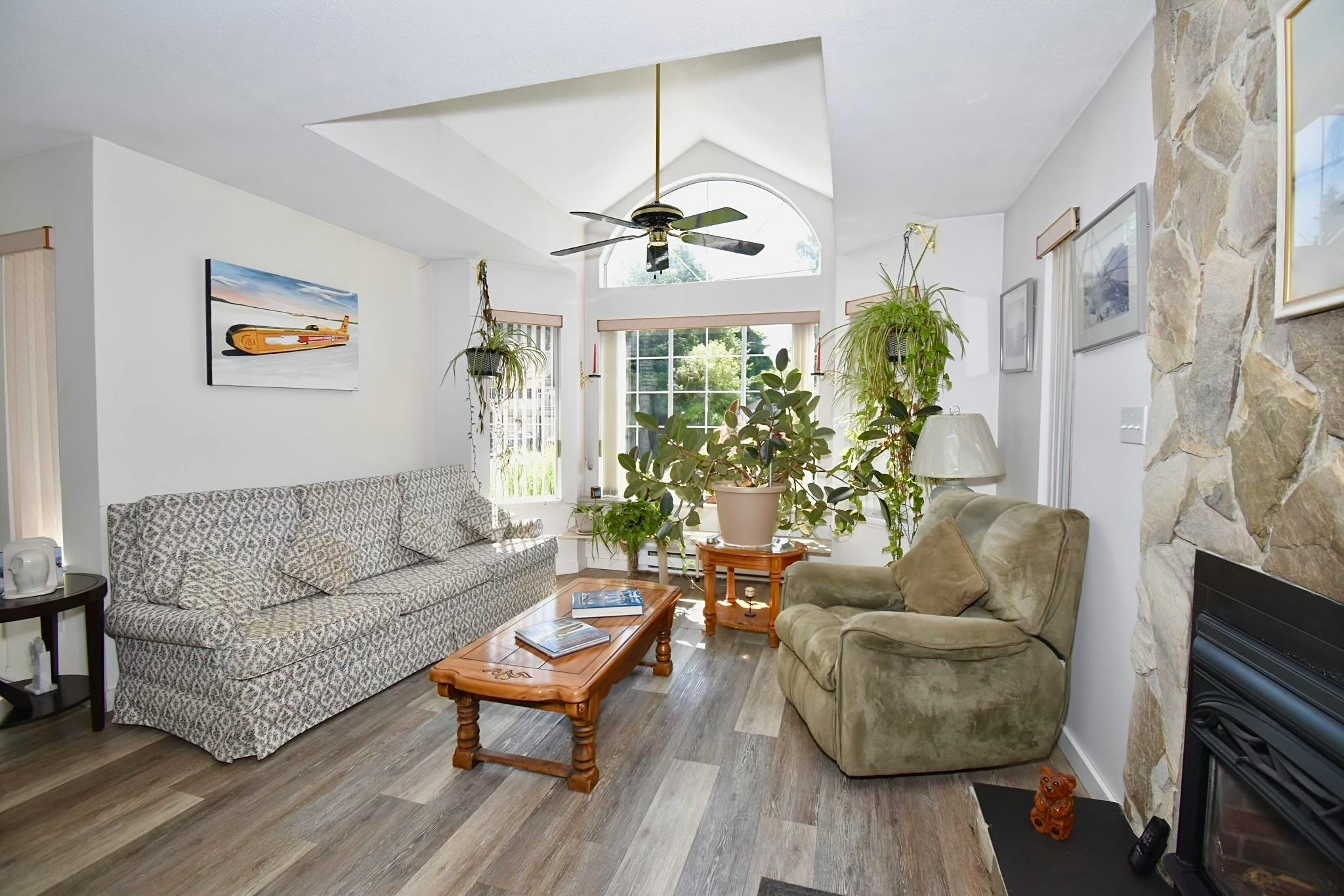 1572 Larchberry Way, Gibsons, BC, V0N 1V5 - 8
